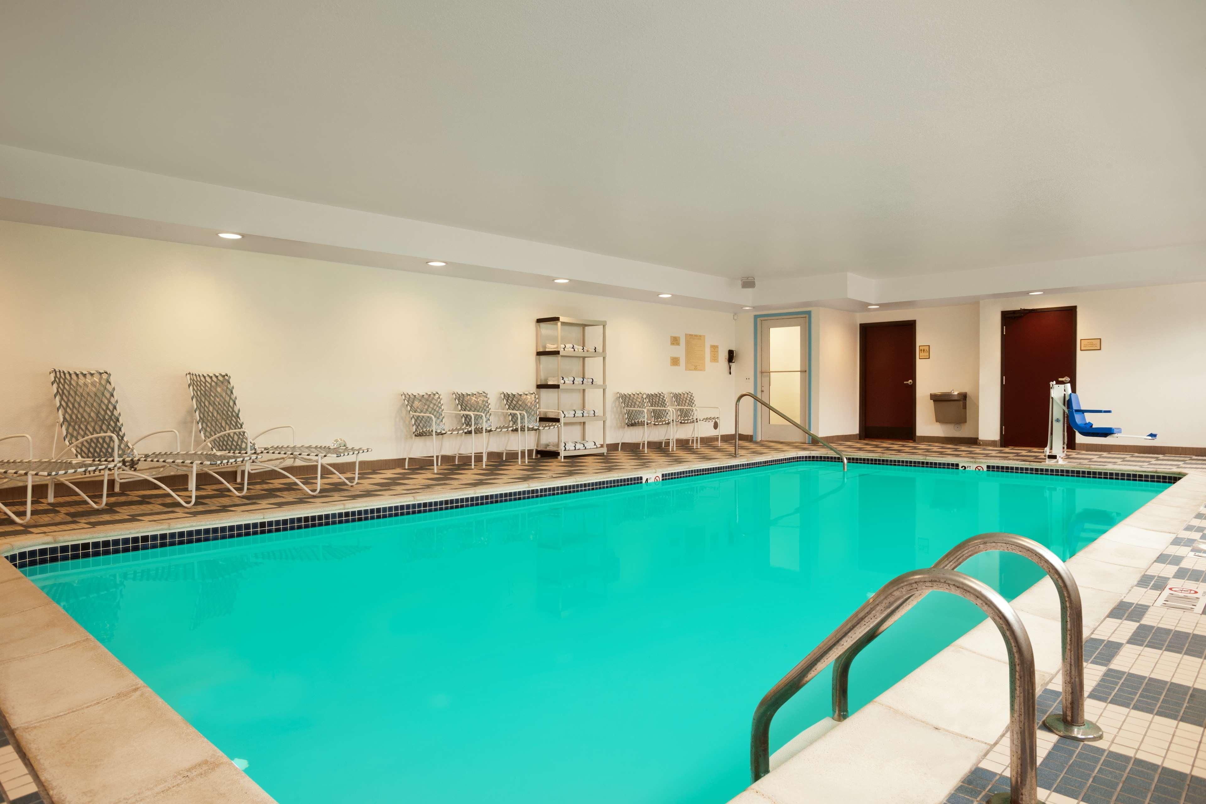 Country Inn & Suites By Radisson, Dearborn, Mi Zewnętrze zdjęcie