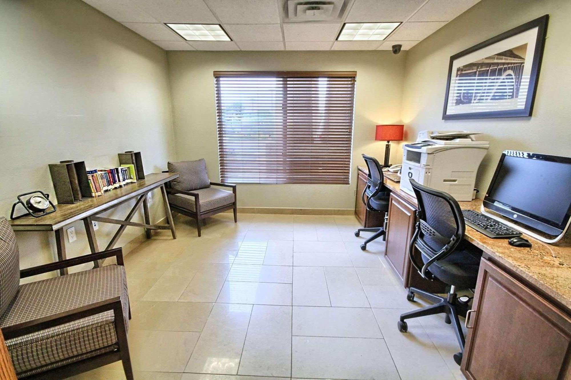 Country Inn & Suites By Radisson, Dearborn, Mi Zewnętrze zdjęcie