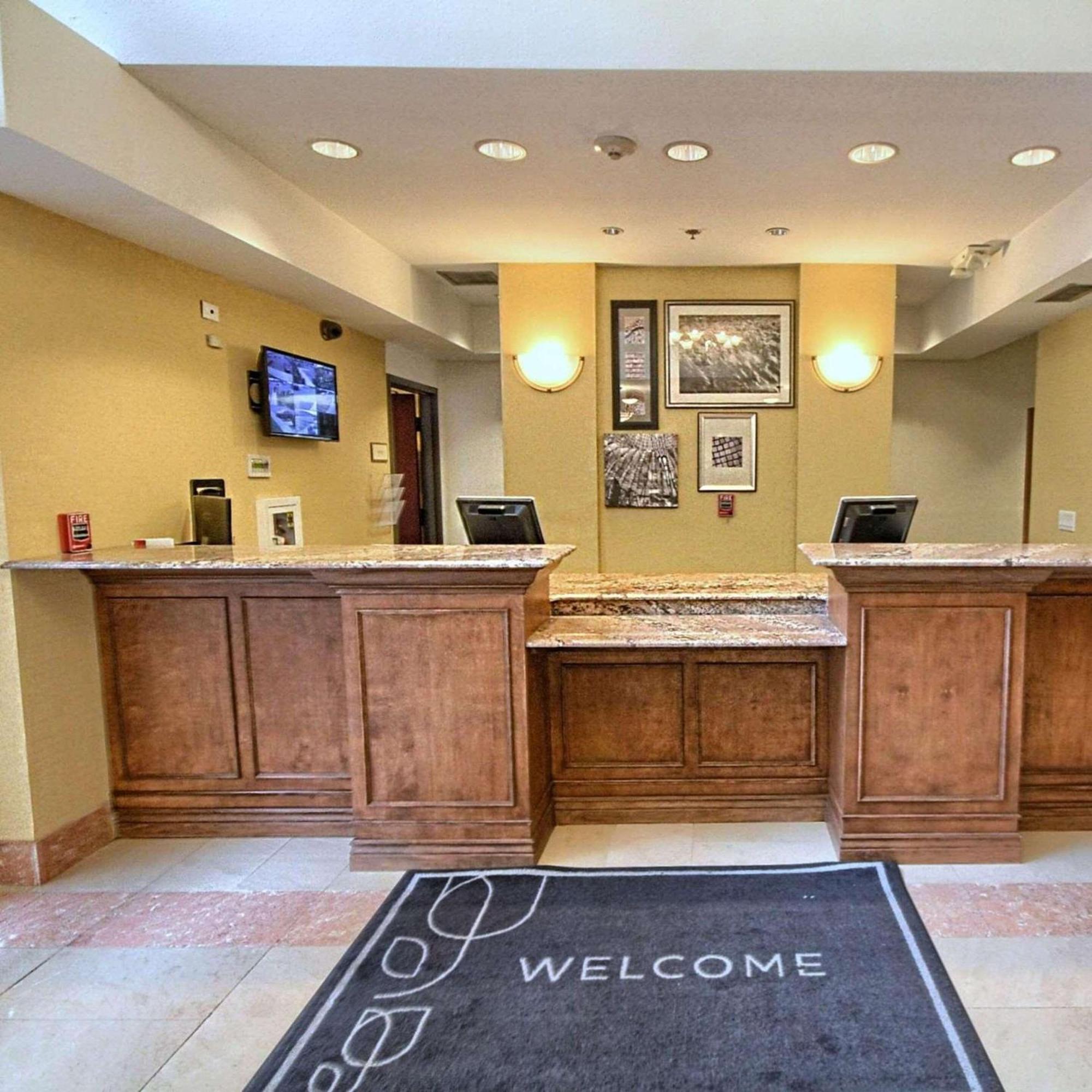 Country Inn & Suites By Radisson, Dearborn, Mi Zewnętrze zdjęcie